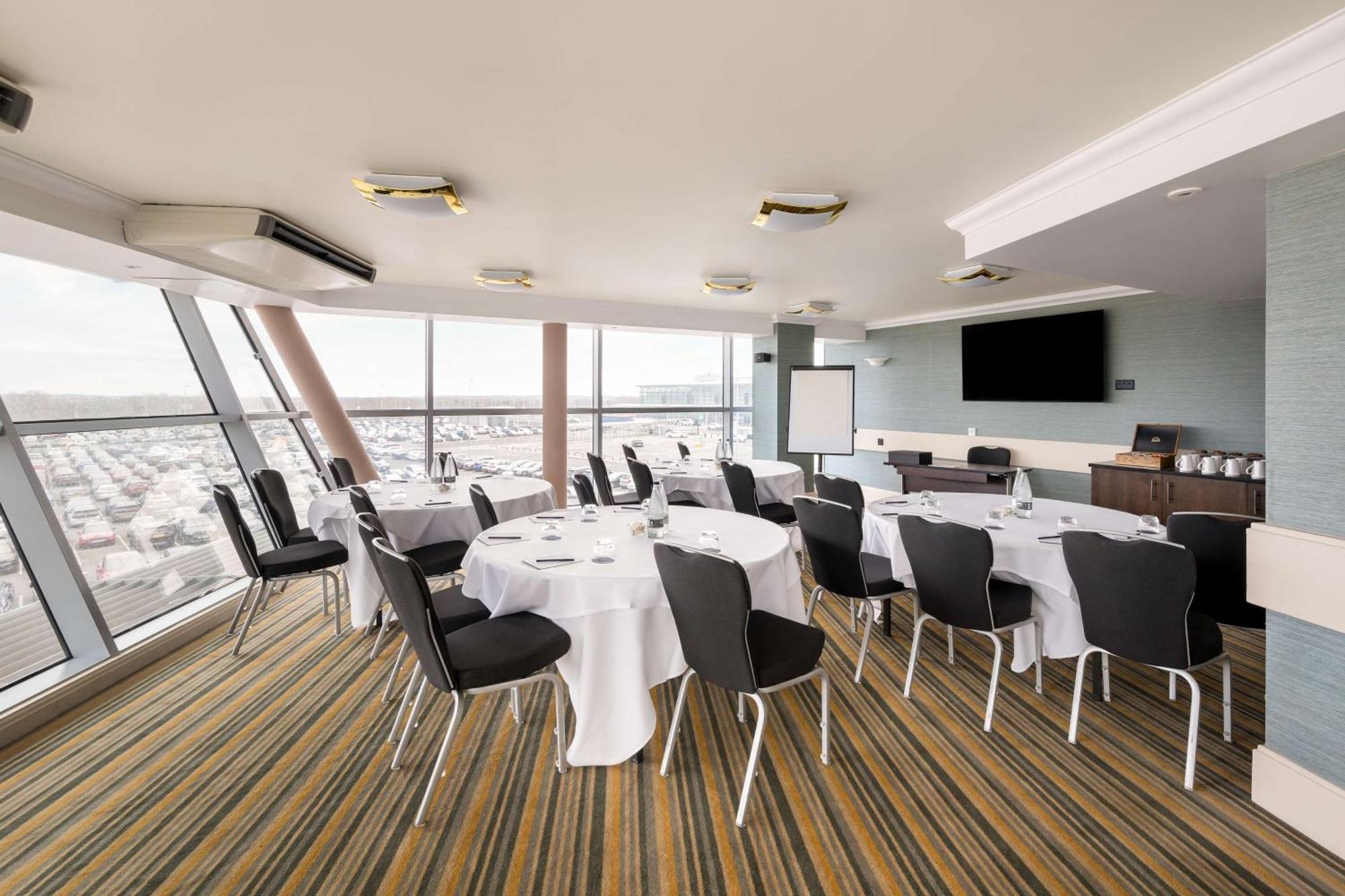 Doubletree By Hilton Hotel Newcastle International Airport Εξωτερικό φωτογραφία
